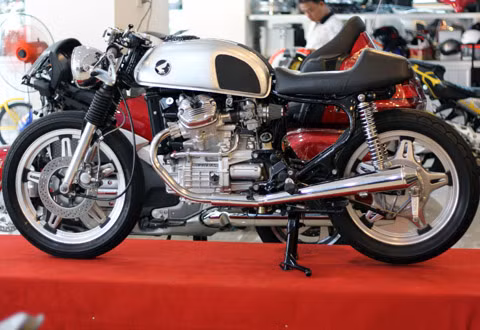 Honda CX500 mang phong cách cổ điển cafe racer tại Sài Gòn.