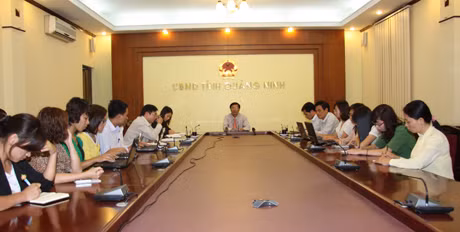 Quang cảnh buổi làm việc.