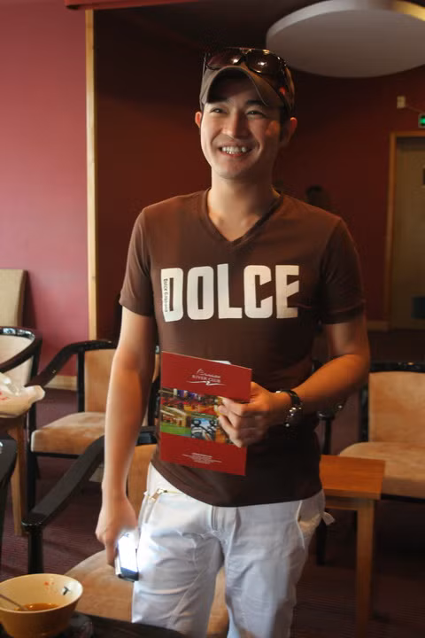 Ca sỹ Minh Quân