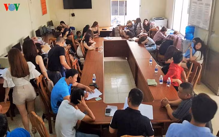  Qua kiểm tra nhanh, xác định có hơn 200 người dương tính với ma tuý