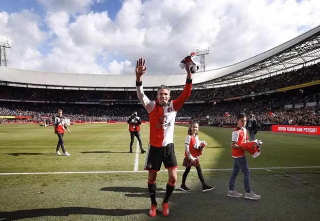 Robin Van Persie sẽ trở thành một bình luận viên ở mùa tới.