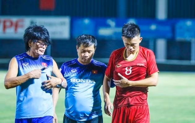  Trần Thanh Sơn dính chấn thương nặng sau trận đấu với U18 Việt Nam.