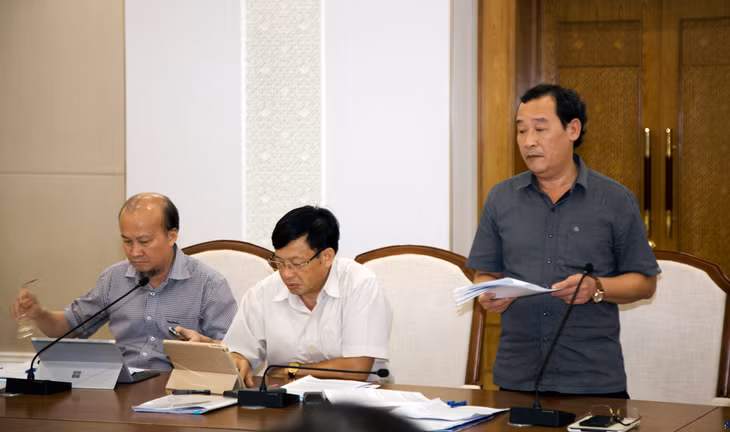 Lãnh đạo Sở Xây dựng báo cáo công tác quản lý chất lượng công trình xây dựng và quản lý đô thị trên địa bàn tỉnh