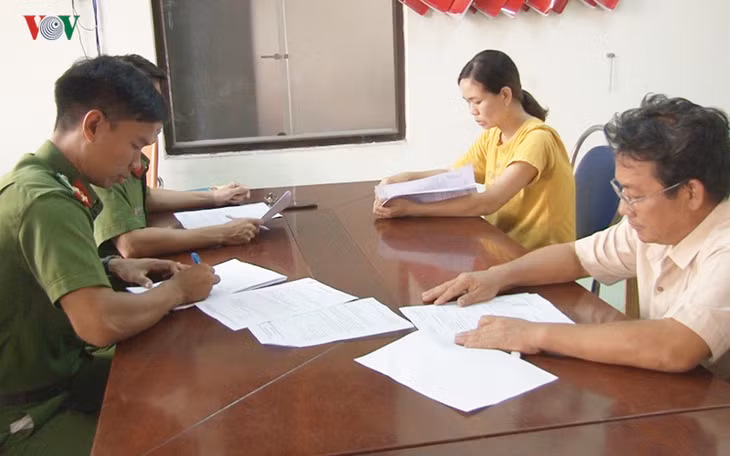  Ông Nguyễn Công Dũng và bà Trần Thị Hồng Tứ vừa bị khởi tố.