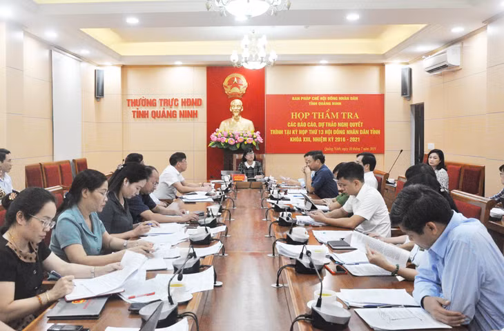 Quang cảnh cuộc họp