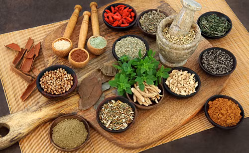 Gia vị là phần quan trọng trong chế độ dinh dưỡng theo triết lý Ayurveda của người Kerala. Ảnh: Soul of Yoga.