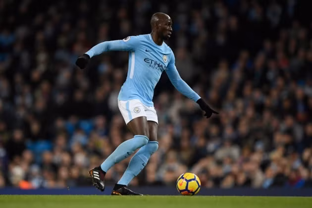  Man City tìm cách tống khứ Mangala.