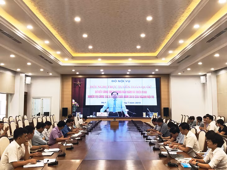 Quang cảnh hội nghị trực tuyến.