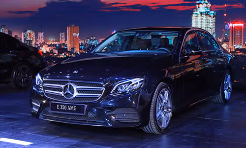 Mercedes E 350 AMG - bản cao cấp nhất giá 2,89 tỷ đồng.