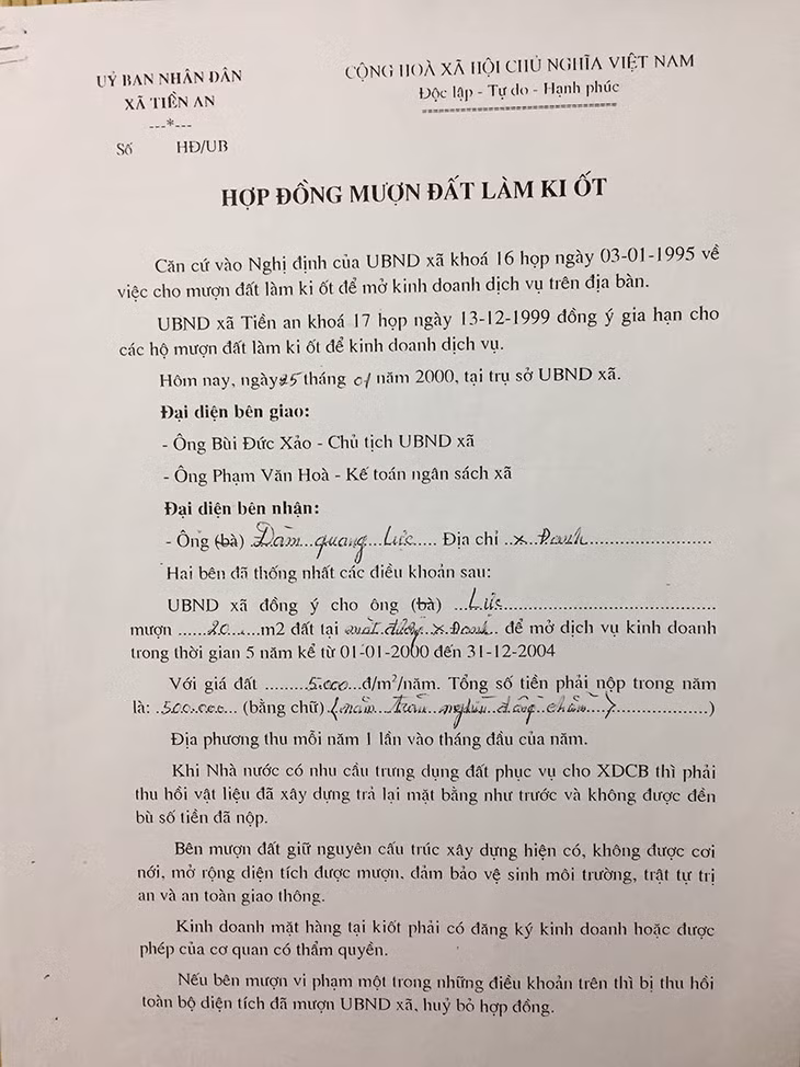 Hợp đồng mượn đất làm ki ốt của một hộ dân tại thôn Núi Đanh, xã Tiền An thời điểm năm 2000.