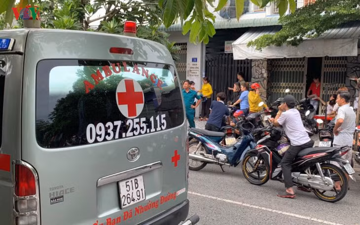  Xe cấp cứu có mặt tại hiện trường.