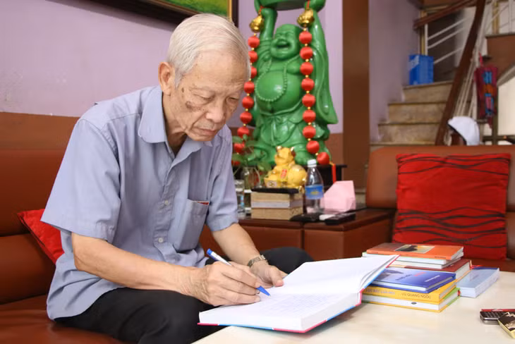 Ông Phạm Hùng
