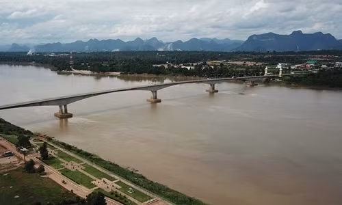 Mực nước sông Mekong ở huyện Muang, tỉnh Nakhon Phanom trong tháng 7. Ảnh: Bangkok Post.