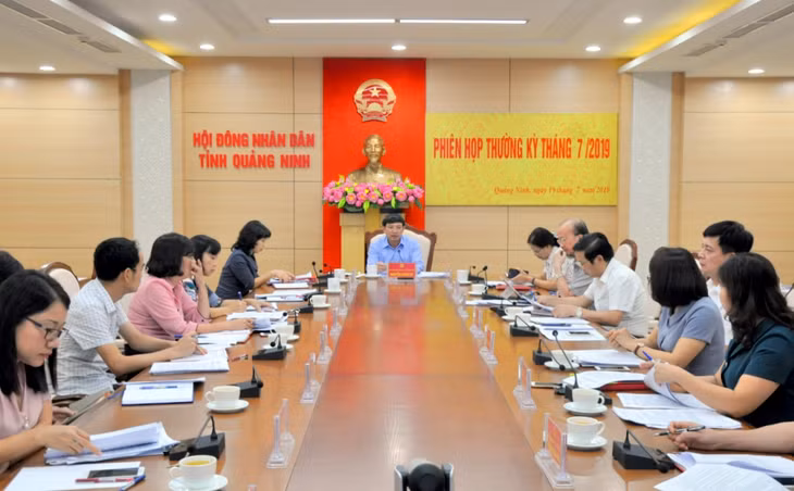 Quang cảnh cuộc họp.