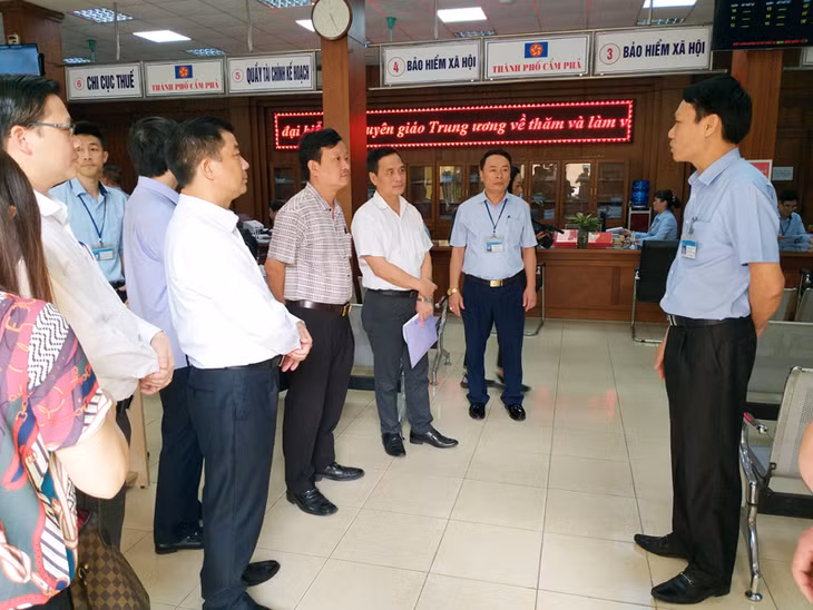 Đoàn công tác Ban Tuyên giáo Trung ương khảo sát việc ứng dụng CN-TT tại Trung tâm Hành chính công TP Cẩm Phả hồi đầu tháng 5/2019
