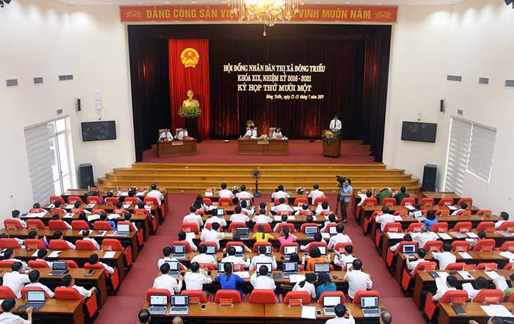 Quang cảnh kỳ họp