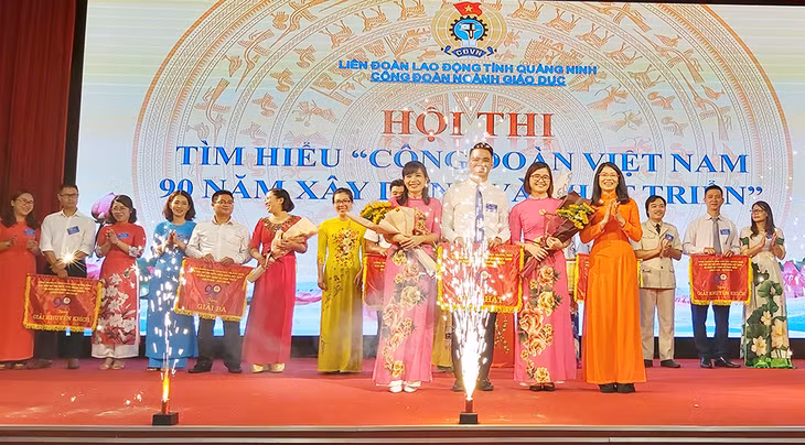 Công đoàn trường THPT Cẩm Phả giành giải nhất.