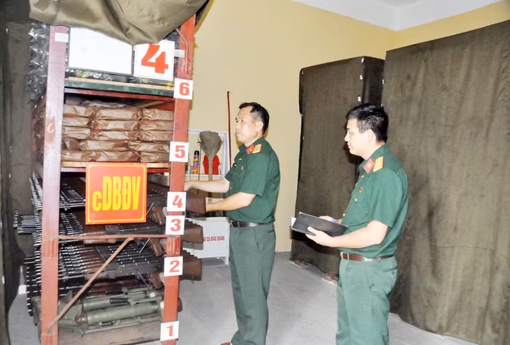 Hệ thống kho VKTBKT của Ban CHQS huyện Bình Liêu thường xuyên được rà soát kiểm tra.
