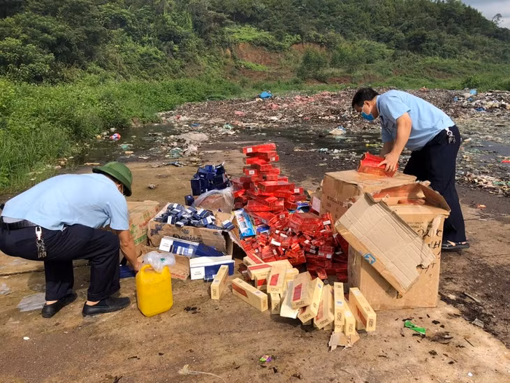 Thuốc lá điều ngoại nhập lậu do Hải quan Quảng Ninh thu giữ, tiêu hủy. 