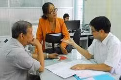 Cán bộ cấp xã giữ chức danh theo Nghị định 09/1998/NĐ-CP có thời gian gián đoạn trước tháng 1/1998 không quá 12 tháng thì được cộng nối thời gian công tác.