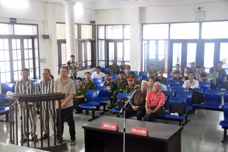Quang cảnh phiên tòa phúc thẩm.