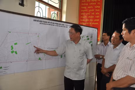 Đồng chí Phó Chủ tịch Thường trực UBND tỉnh Đỗ Thông cùng các sở, ban, ngành rà soát lại quy hoạch.