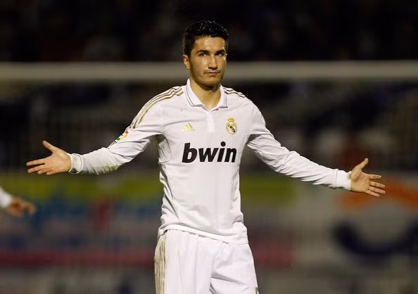 Sahin đang trên đường tới Emirates