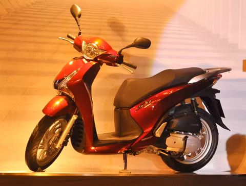  Honda SH 2012 có giá bán thấp hơn rất nhiều bản cũ