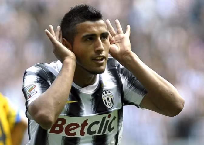 Vidal cam kết tương lai với Juventus - Ảnh: Getty