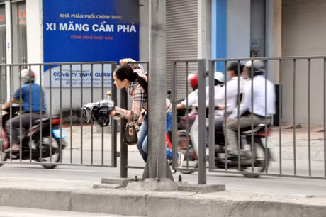 Những kiểu sang đường vô văn hoá của người dân TP Hạ Long.