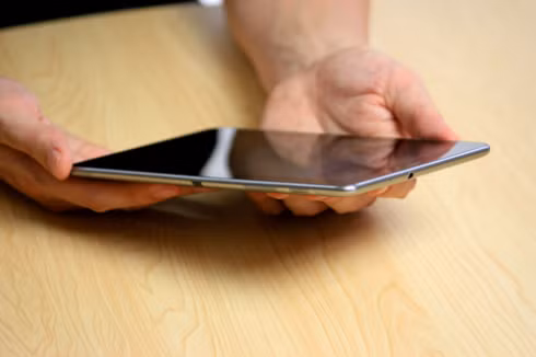 Galaxy Tab 7.7. Ảnh: Carrypad.