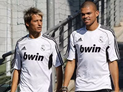 Coentrao và Pepe tự giác cắt ngắn thời gian nghỉ phép có mặt trước thời hạn, nhưng Real vẫn còn tám trụ cột khác chưa trở lại tập luyện.