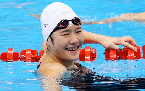 Kình ngư tuổi teen của Trung Quốc gây chú ý nhiều hơn cả Lochte và Rice vì những thành tích lạ thường.