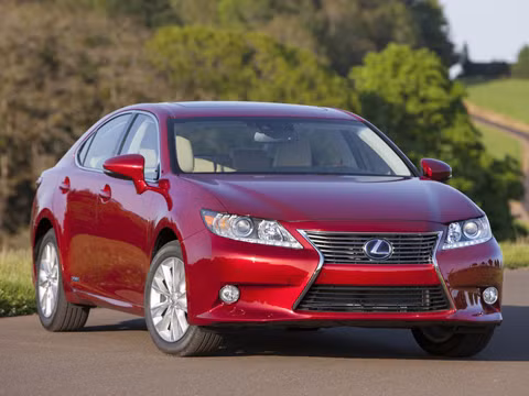 Lexus ES 300h 2013 được bán tại Mỹ với mức giá từ 38.580 USD.