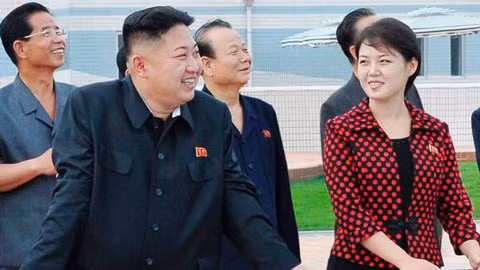 Kim Jong-un và mỹ nhân bí ẩn xuất hiện tại lễ khai trương công viên giải trí nhân dân Nungra ở Bình Nhưỡng. Ảnh: KCNA
