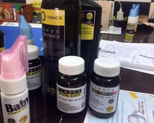 Sản phẩm của Vinaca là thuốc ung thư giả nhưng lại được vinh danh "Top 10 thương hiệu Việt Nam”, còn chủ cơ sở từng được tặng danh hiệu "doanh nhân tiêu biểu".