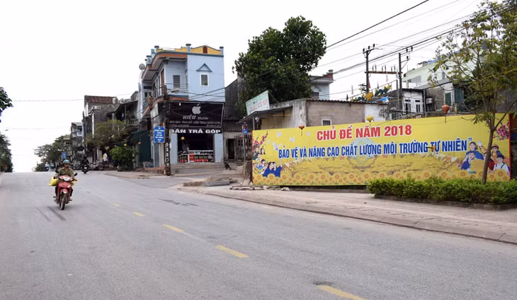 Pa nô tuyên truyền về năm môi trường ở xã Đông Ngũ