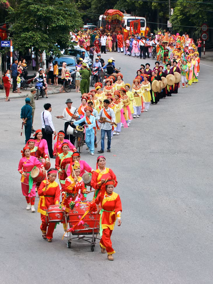 Nghi lễ rước trong lễ hội dân gian Phố Hiến Ảnh: Bằng Cao (Báo Hưng Yên)