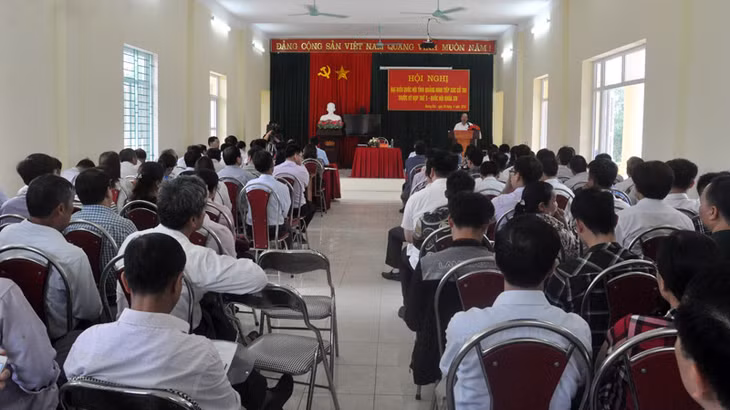 Quang cảnh buổi tiếp xúc cử tri.