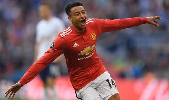  Man United tưởng thưởng cho Lingard.