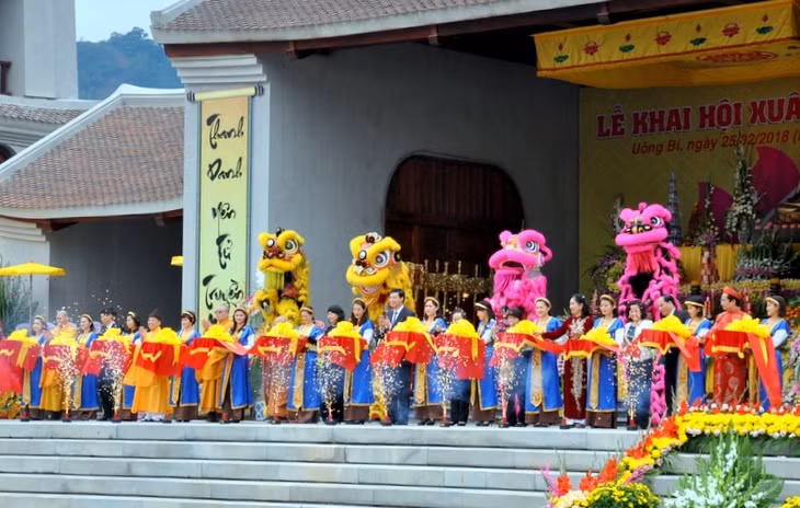 Các vị đại biểu khau ấn 