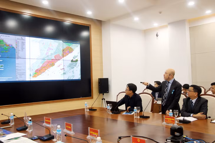 Đại diện nhà đầu tư báo cáo quy hoạch dự án