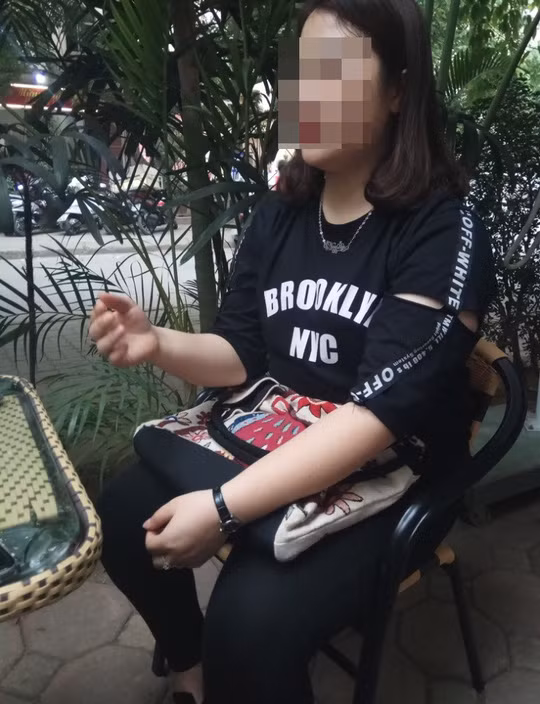 Nữ sinh viên L.T.N.D. kể lại việc tắm "nước thánh" để gia nhập "Hội Thánh Đức Chúa Trời"- Ảnh: Tấn Phong