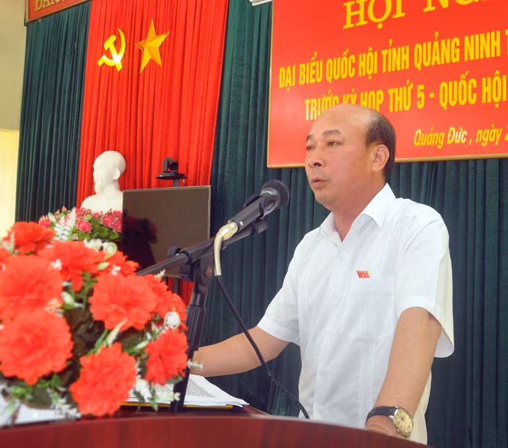 Đại biểu Quốc hội Lê Minh Chuẩn thông báo tới cử tri huyện Hải Hà nội dung Kỳ hợp thứ 5, Quốc hội khóa XIV.