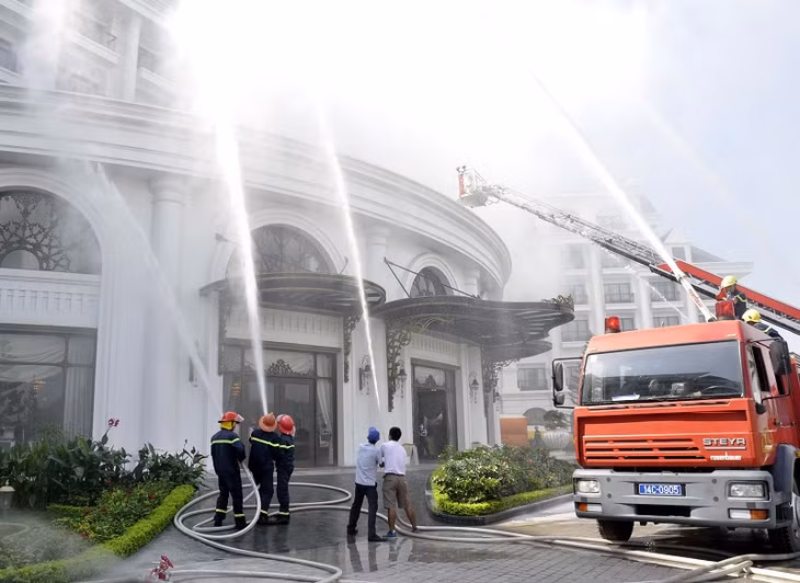 Thực tập phương án chữa cháy và cứu nạn cứu hộ (CNCH) Khách sạn Vinpearl Hạ Long.