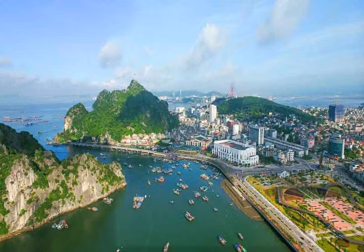TP Hạ Long bên bờ Vịnh đang ngày càng phát triển hiện đại, đẳng cấp với mục tiêu trở thành 