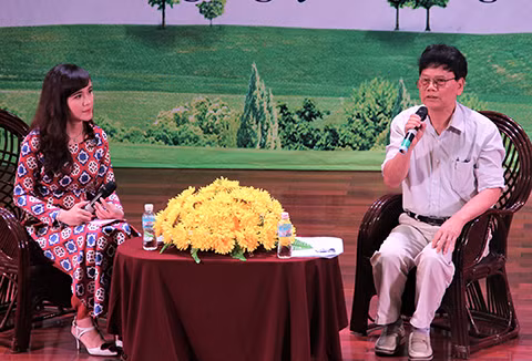 Nhà văn Dương Hướng, tác giả tiểu thuyết 