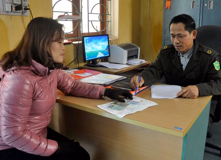Công an xã Việt Dân (TX Đông Triều) tổ chức thường trực, giải quyết nhanh gọn các yêu cầu chính đáng của người dân. 
