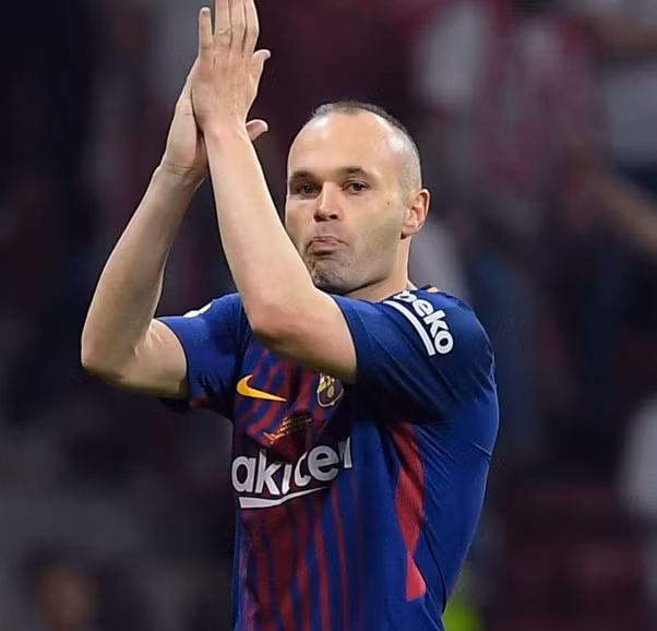  Andres Iniesta: Đã đến lúc nói lên câu tạm biệt Barcelona.