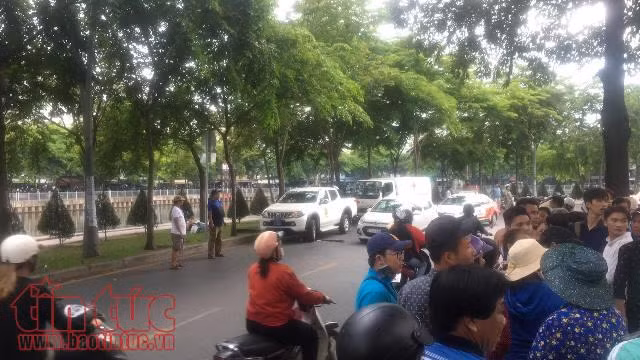 Nhiều người có mặt tại hiện trường cho biết, cả nạn nhân và hung thủ đều là giáo viên.